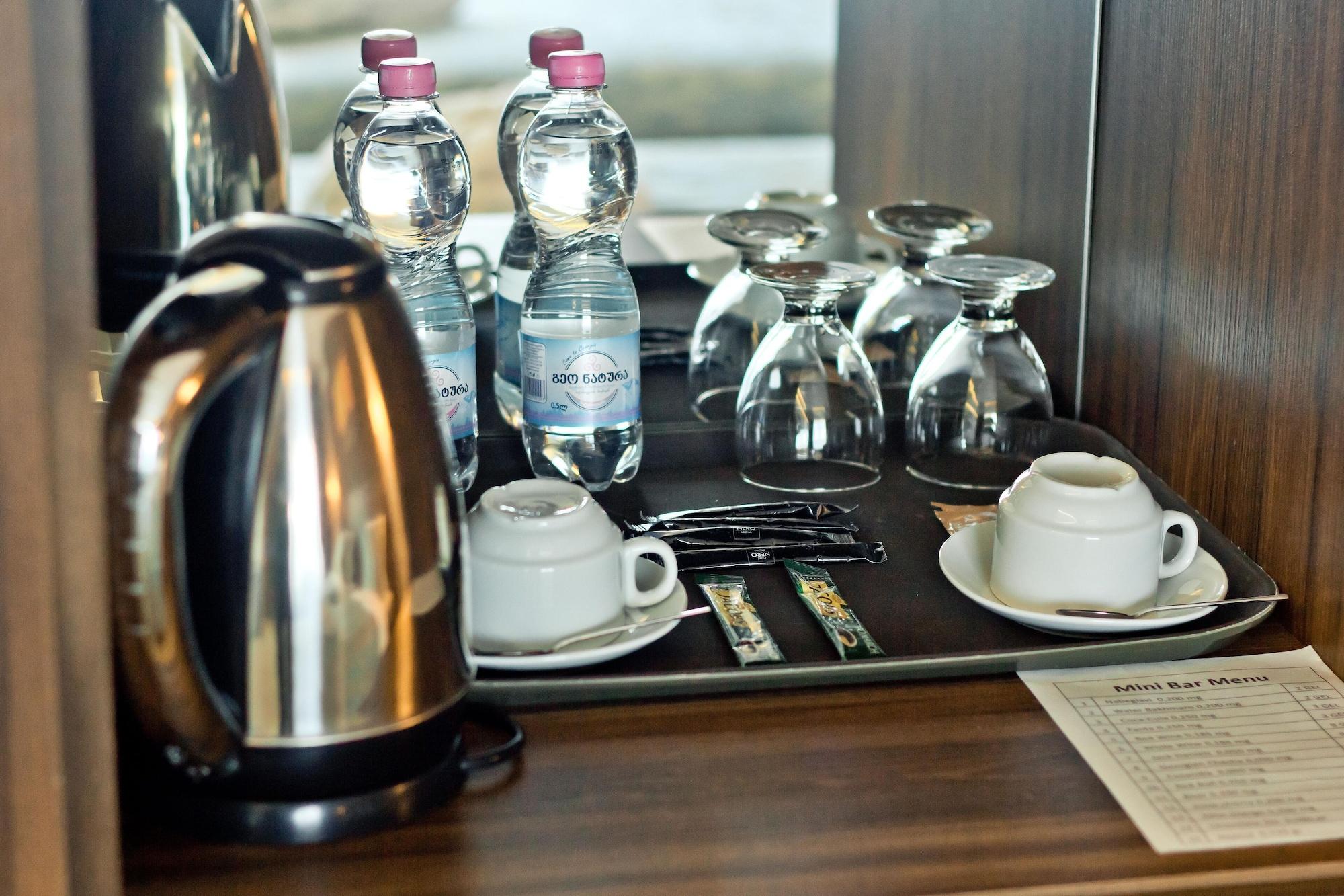 Sky Inn Batumi Eksteriør bilde