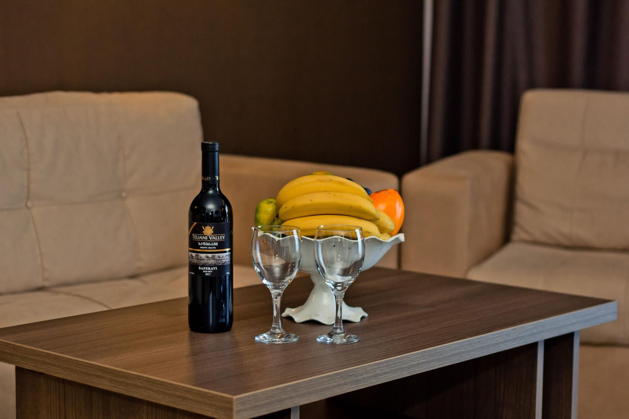 Sky Inn Batumi Eksteriør bilde