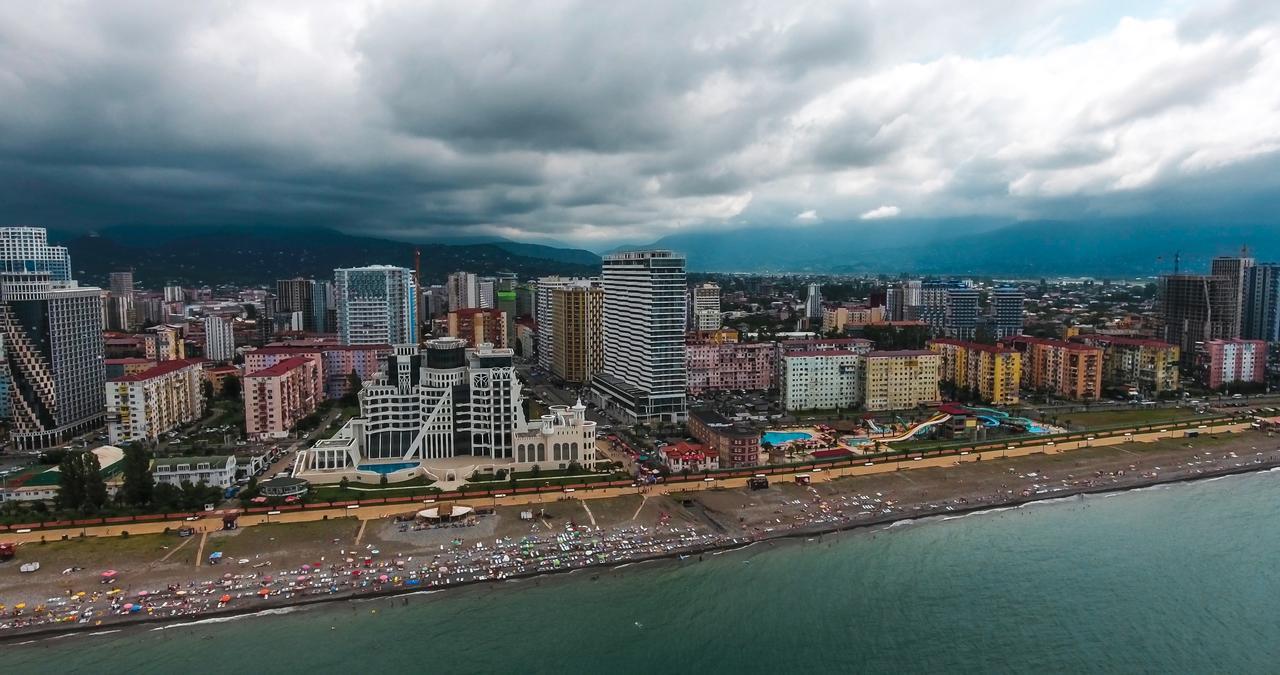 Sky Inn Batumi Eksteriør bilde