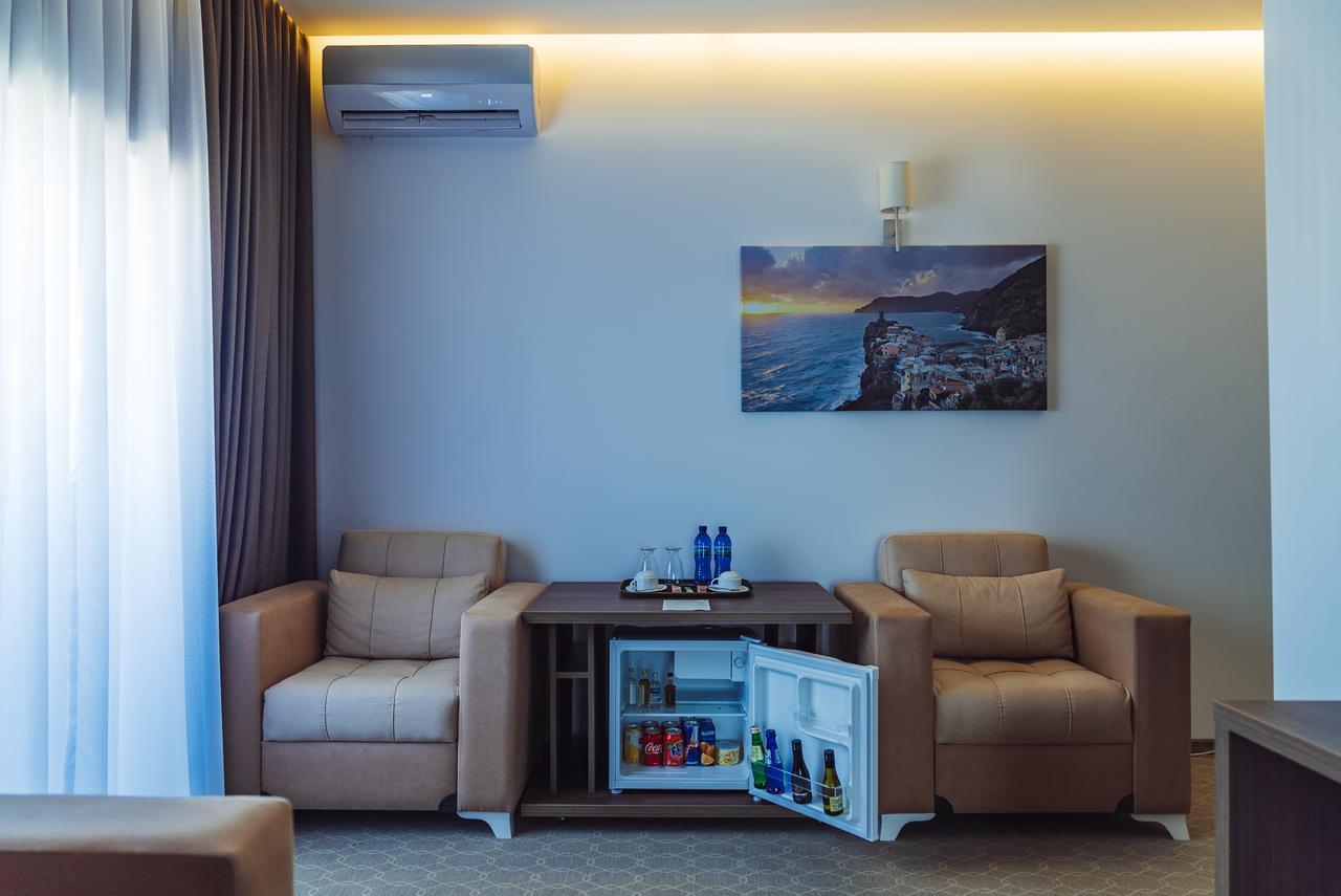 Sky Inn Batumi Eksteriør bilde