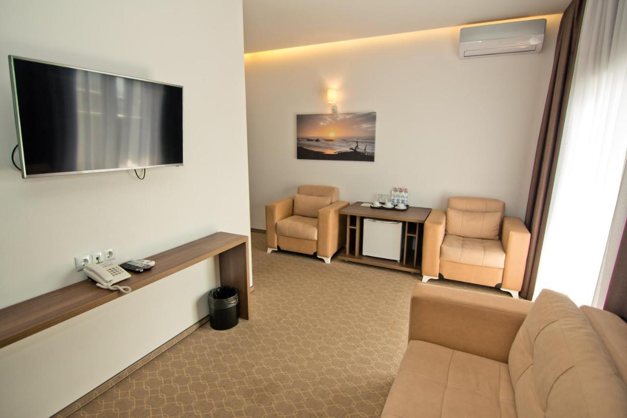 Sky Inn Batumi Eksteriør bilde