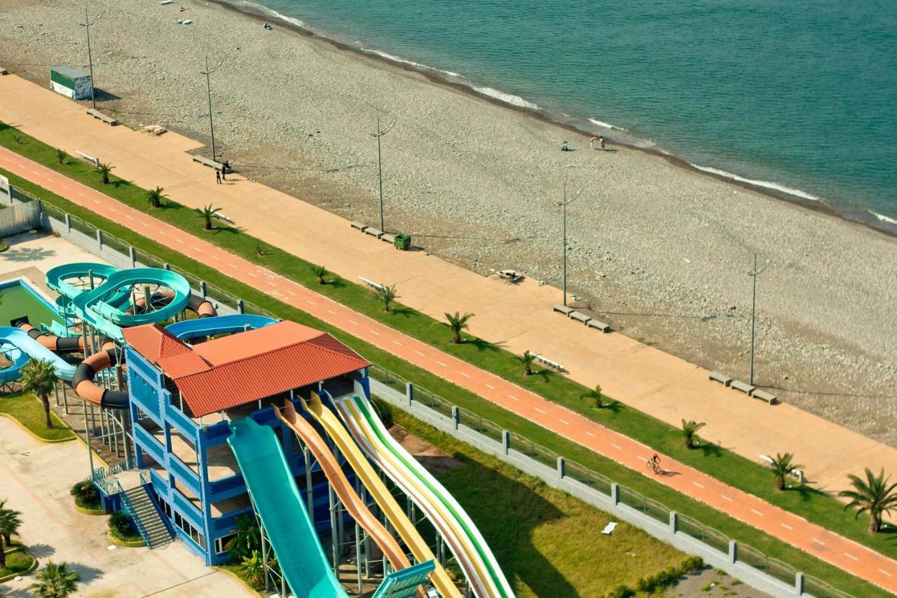 Sky Inn Batumi Eksteriør bilde